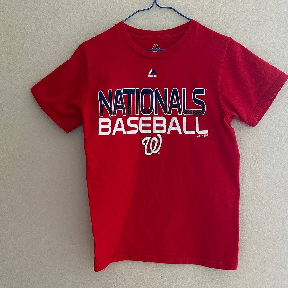 Majestic Red Nationals Baseball Men’s Small Tee EUC